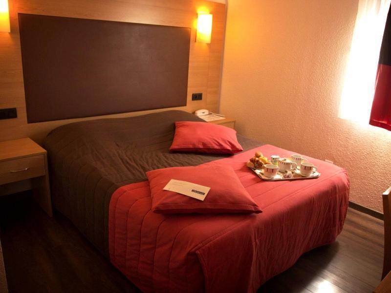 Logis Hotel Restaurant Solenca Ногаро Екстериор снимка
