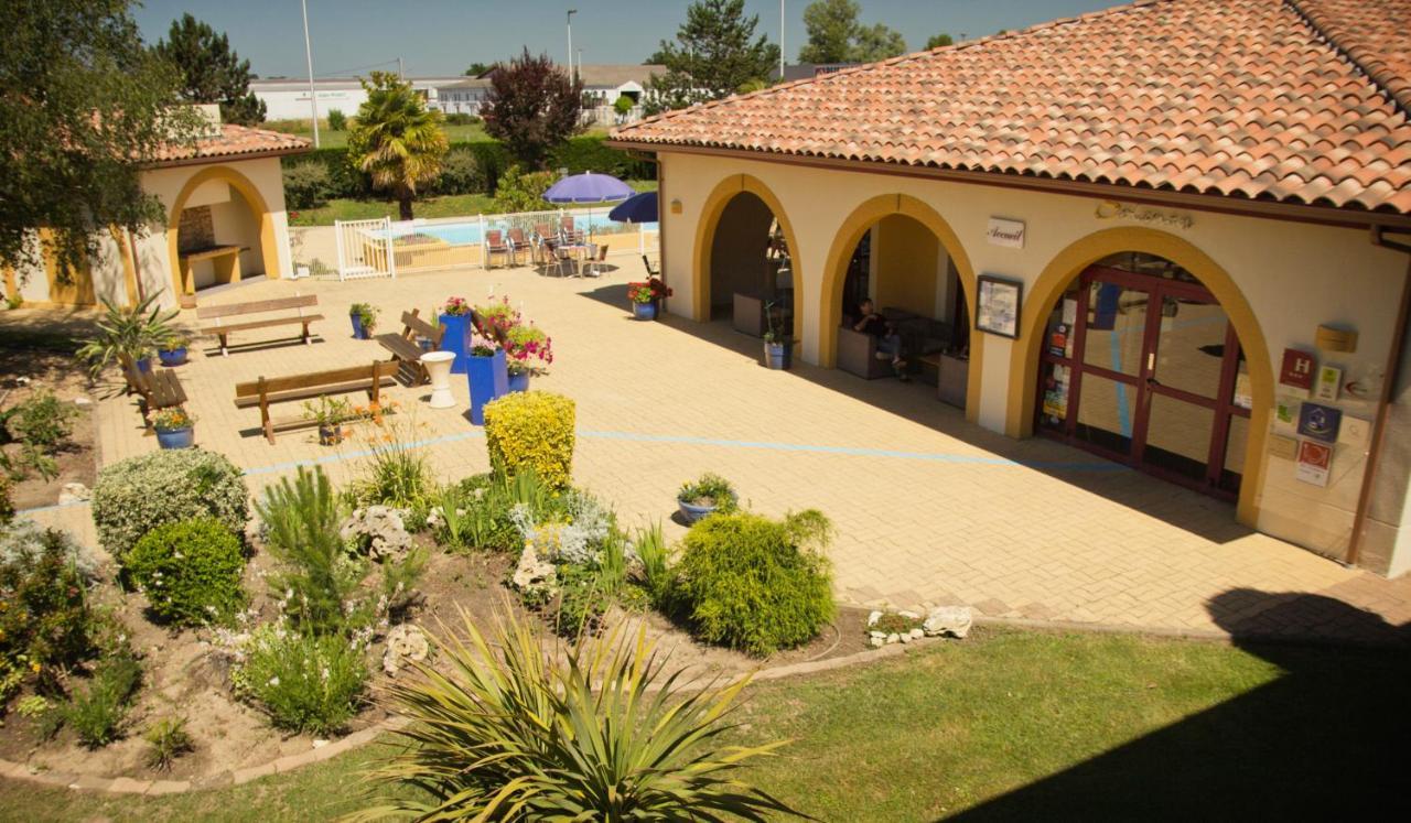 Logis Hotel Restaurant Solenca Ногаро Екстериор снимка