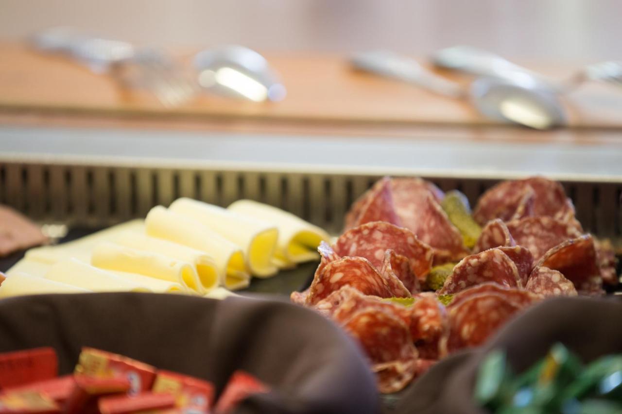 Logis Hotel Restaurant Solenca Ногаро Екстериор снимка