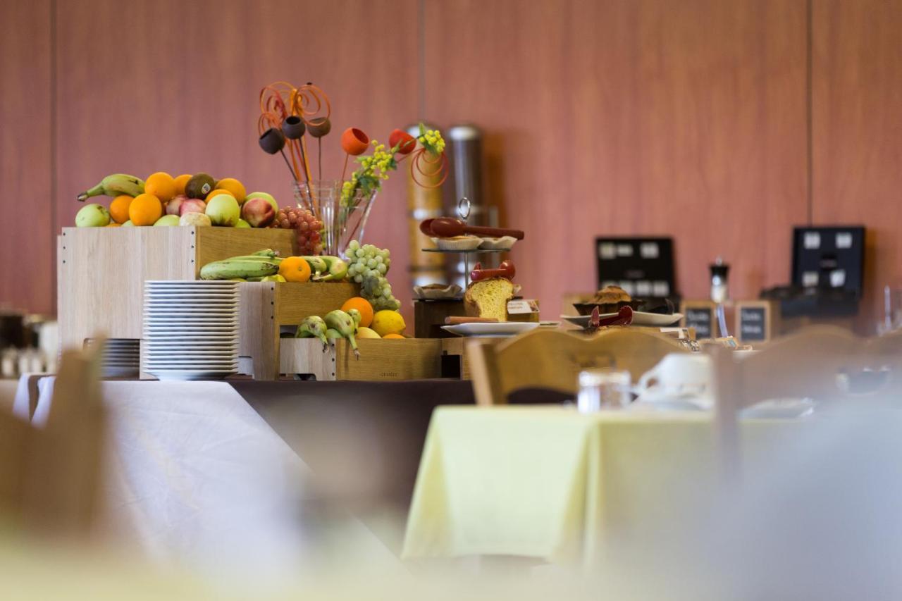 Logis Hotel Restaurant Solenca Ногаро Екстериор снимка